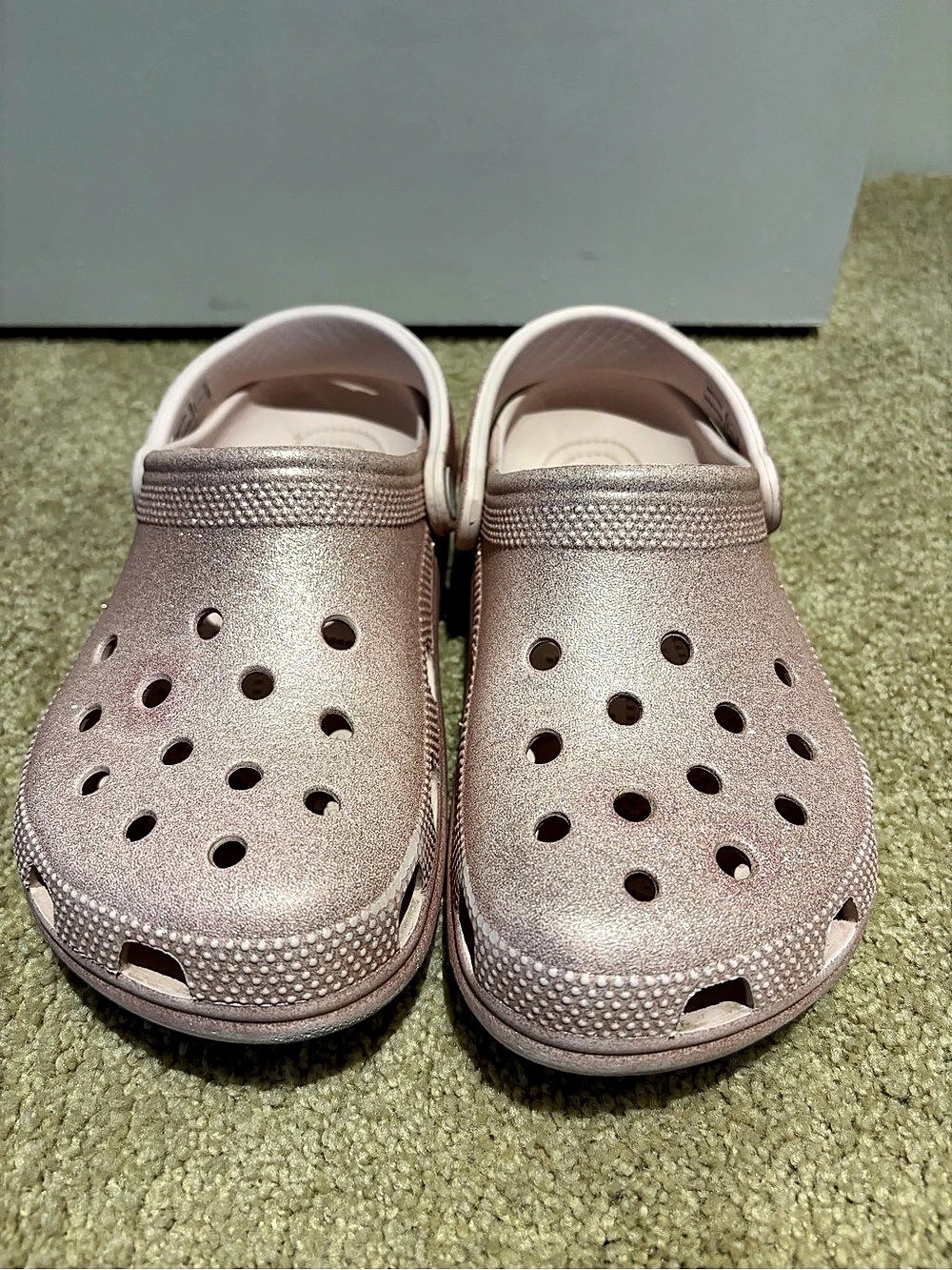 Crocs Pink Glitter Classic Clog - W7/M5
